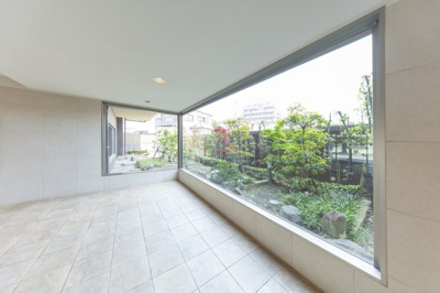 【中庭】 | 鈴鹿市桜島町4丁目《ポレスターブロードシティ桜島》 | 植栽