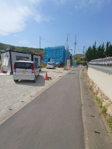 限定４区画新築分譲☆人気のオール電化仕様☆設備充実☆駐車２台ＯＫ☆山科区西野山射庭ノ上町の前面道路含む現地写真|前道(２０２５年５月撮影)