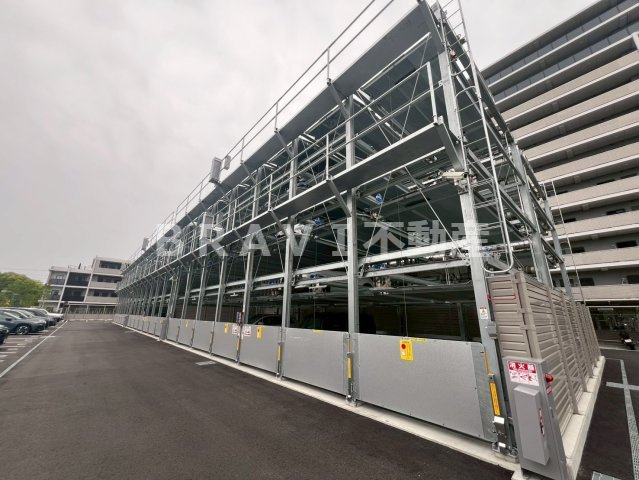ガーデンシティ新金岡　BRAVI不動産の駐車場|【ガーデンシティ新金岡】駐車場に車を止められます