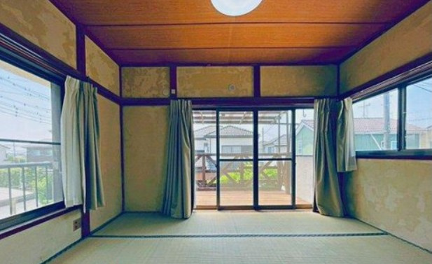 【中古】比企郡川島町下伊草中古住宅の和室|2F 6帖和室です♪