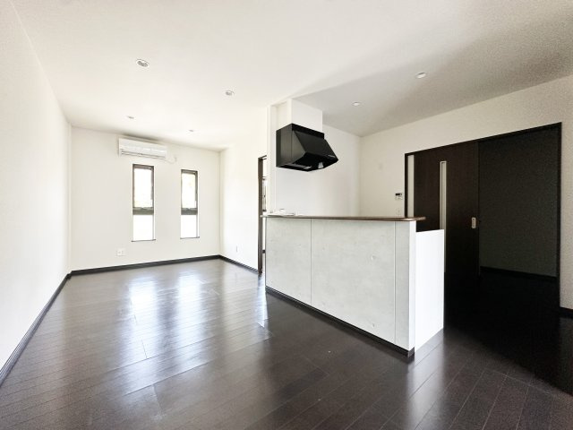 ピース リベルタ 川内北原の居間・リビング|こちらの居間で趣味の時間をお楽しみください