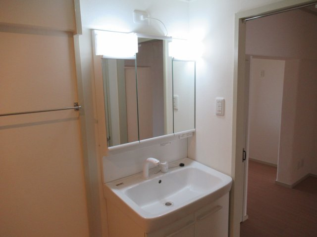 落合第２　３ＤＫの洗面所|洗面化粧台は住戸によって異なります