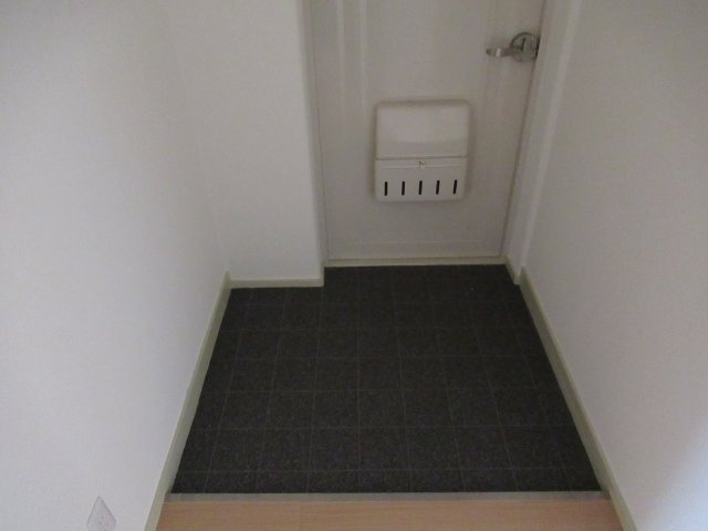 落合第２　３ＤＫの玄関|ゆったりとした玄関です