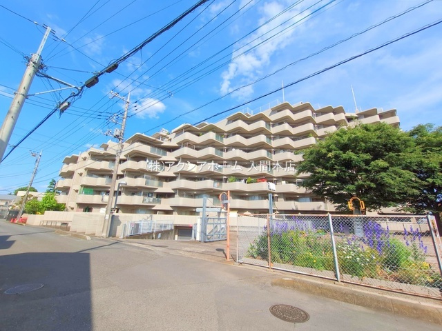 ライフヒルズ武蔵藤沢プルミエール B棟の外観|現地写真