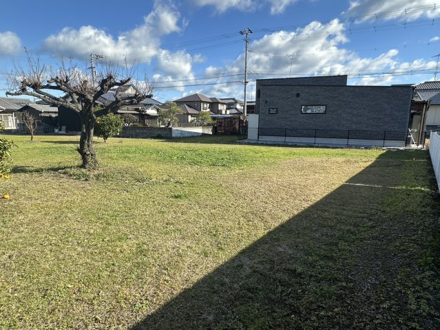 郷1丁目 3区画分譲地の外観|道路から奥に入った敷地のため、静かな住環境です。