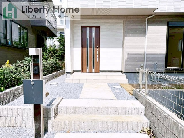 取手市台宿１丁目　新築戸建　１号棟の玄関