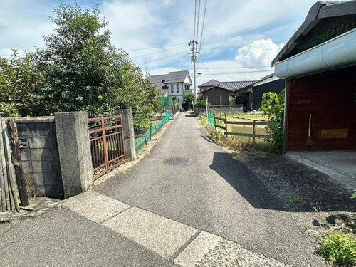 郷1丁目 3区画分譲地の前面道路含む現地写真|北側 道路