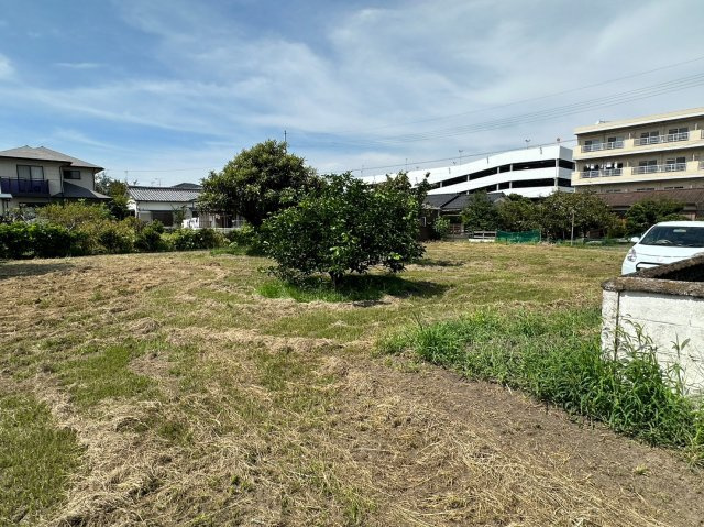 郷1丁目 3区画分譲地の外観|【外観】広々とした土地で自由な住宅設計が可能です！隣地との境界も明確になるため、将来にわたって安心感のある住まいを実現できます。