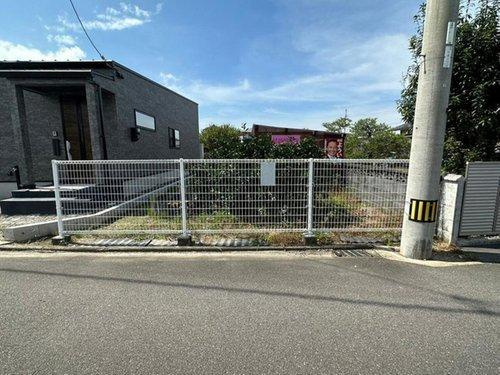 郷1丁目 3区画分譲地の外観|2号地、3号地は共有の進入路を予定しているため、道路からの視界が気にならず、プライバシーを守ることができます。