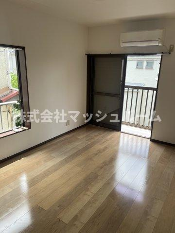 白鷺1丁目戸建の居間・リビング