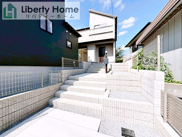 取手市台宿１丁目　新築戸建　2号棟のエントランス