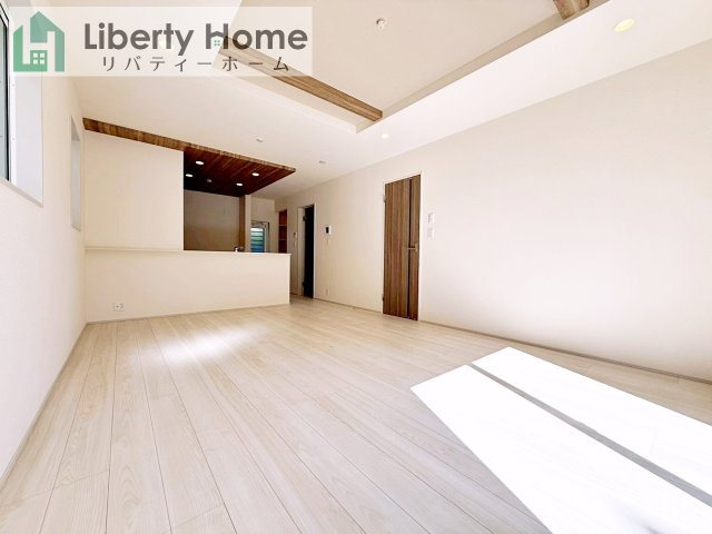 取手市台宿１丁目　新築戸建　2号棟の居間・リビング