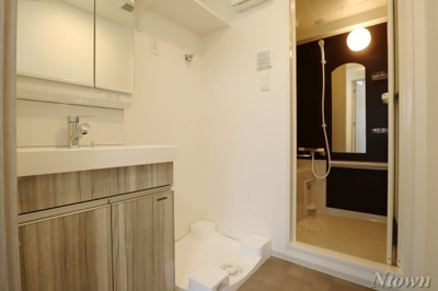 【洗面所】 | ディアレイシャス東別院Ⅲ | 明るい洗面所です