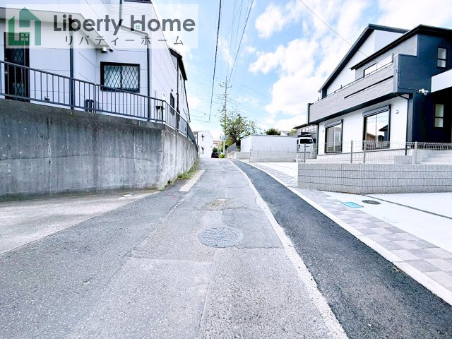 取手市台宿１丁目　新築戸建　3号棟の前面道路含む現地写真