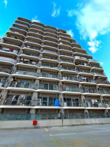 ニュー目黒フラワーマンションの外観|目黒川が至近なので春の桜並木・お花見がお楽しみいただけます。ペット飼育可（細則有）