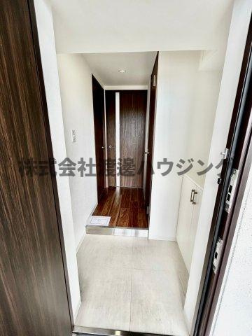 リバレイン江坂の玄関