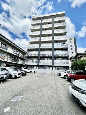 リバレイン江坂の外観