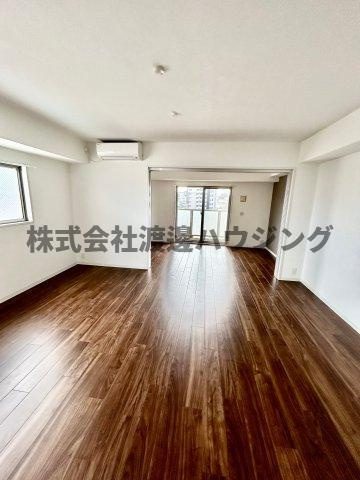 リバレイン江坂の寝室