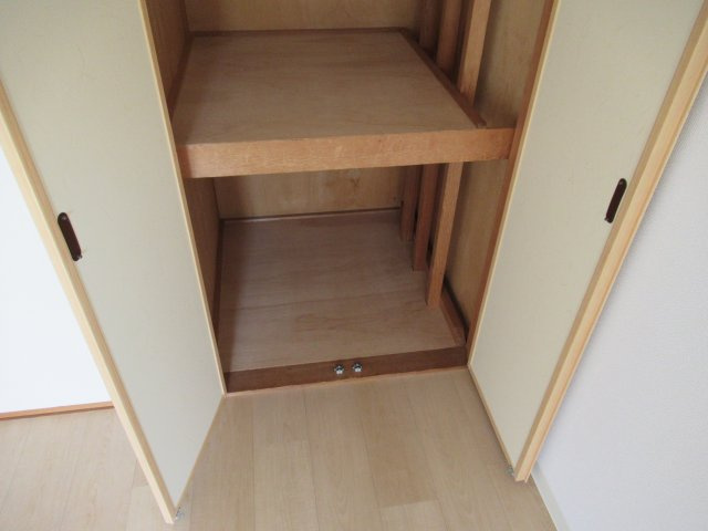 落合第３　２ＬＤＫの収納
