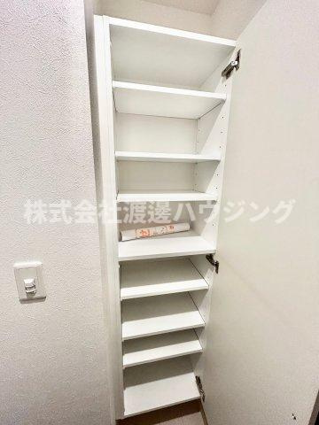 FDS吹田Ⅱ番館の収納|天井高シューズBOX