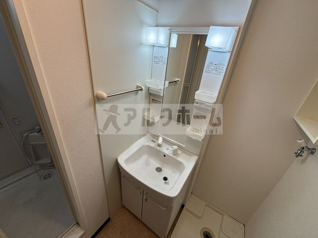 リバーサイド柏原2の独立洗面台