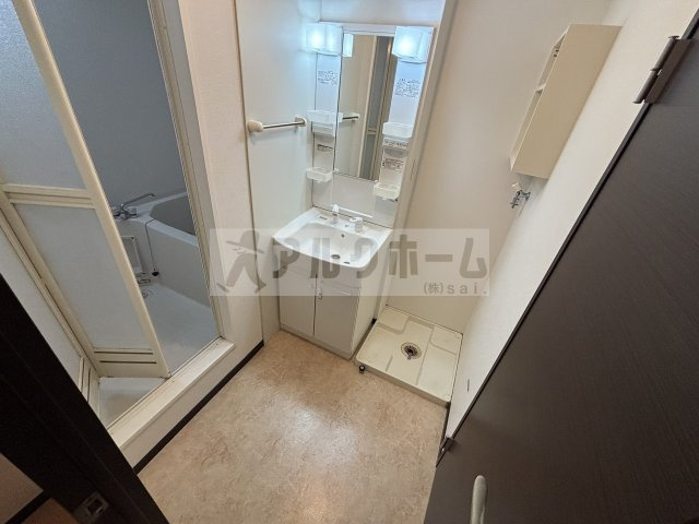 リバーサイド柏原2の洗面所