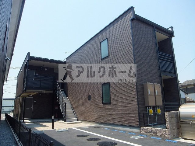 リバーサイド柏原2の外観