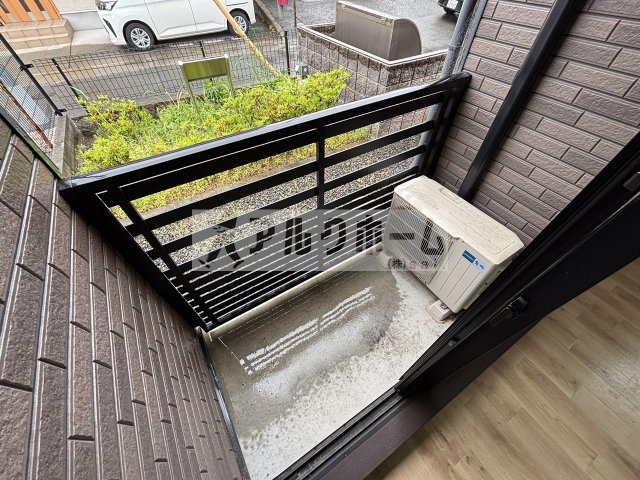 リバーサイド柏原2のバルコニー