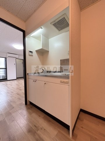 リバーサイド柏原2のキッチン