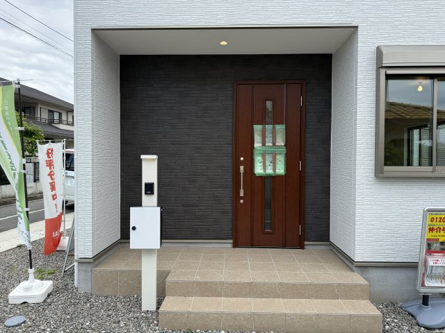 福田1号棟の玄関