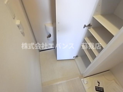 【玄関】 | リブリ・ル・シャドール | シューズボックスもございます。