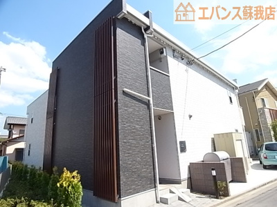 【外観】 | リブリ・ル・シャドール | 閑静な住宅地にあるデザインアパートとなります。