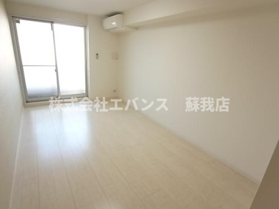 【居間・リビング】 | リブリ・ル・シャドール | 使いやすい居間です