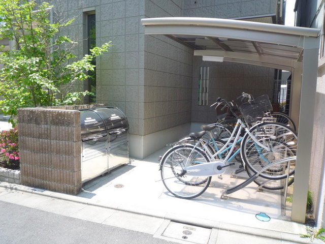 Ｋ’ｓ　ｃｏｕｒｔ のその他共用部分|★屋根付き駐輪場★