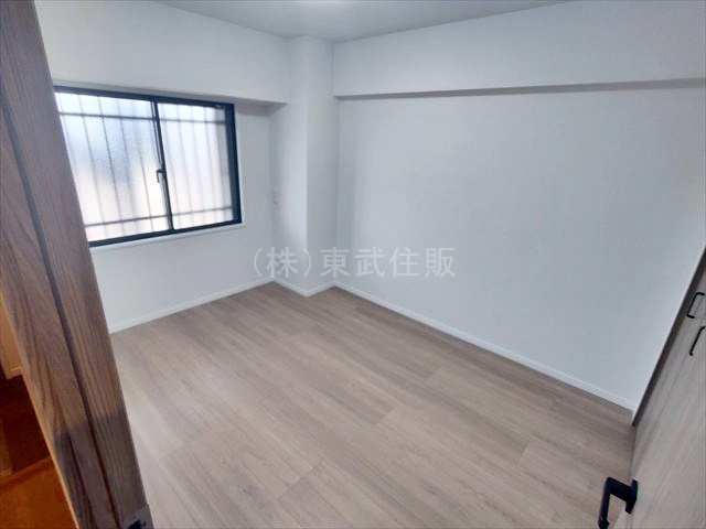 【寝室】 | エクセルふじみ野 | 北東側5.6帖洋室　主寝室としてお使いいただけます