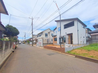 【前面道路含む現地写真】