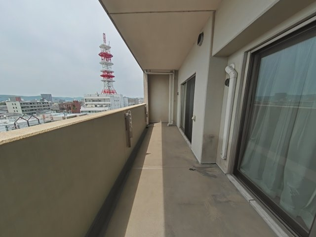 アルファステイツ岡山上中野のバルコニー|暖かな陽が差し込むバルコニーです♪