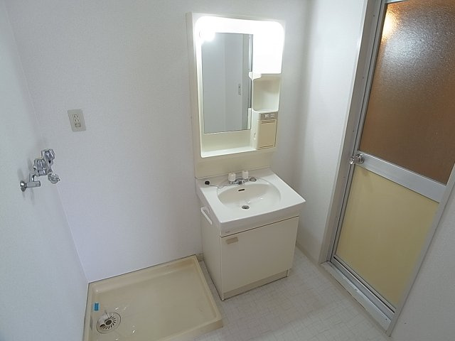 ロイヤルコート山の街の洗面所|独立洗面台も有ります