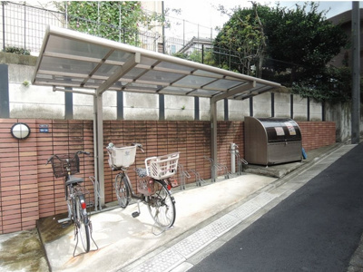 【駐車場】 | プロヴァンス・コート | 敷地内に自転車置き場があります(^^)/