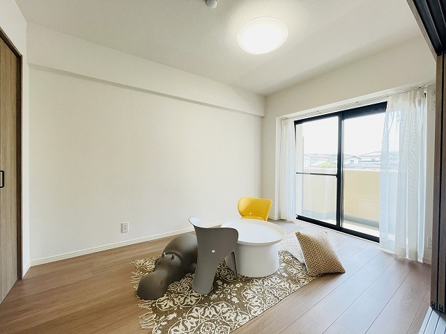 【洋室】 | ベルヴィ香椎壱番館