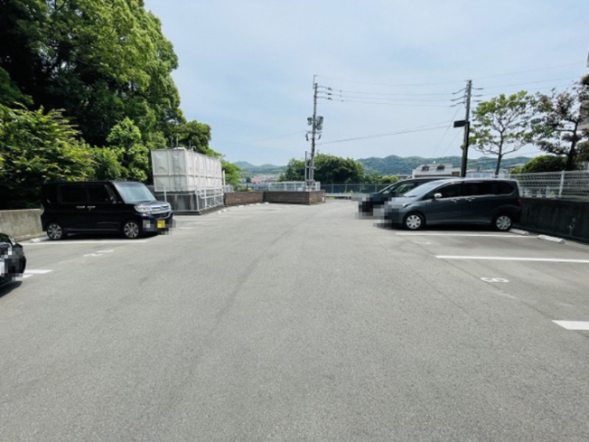【駐車場】 | ベルヴィ香椎壱番館