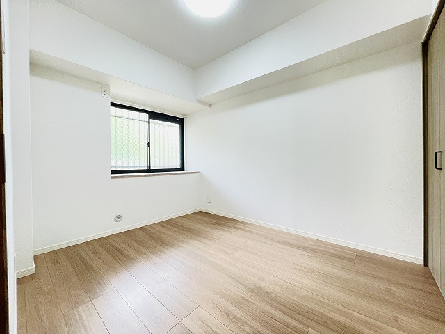 【洋室】 | ベルヴィ香椎壱番館