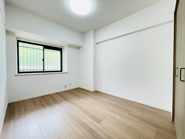 【洋室】 | ベルヴィ香椎壱番館