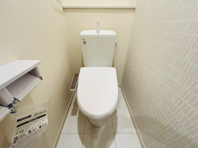 知多市にしの台4丁目15-10、15-11『仲介手数料無料』新築戸建てのトイレ