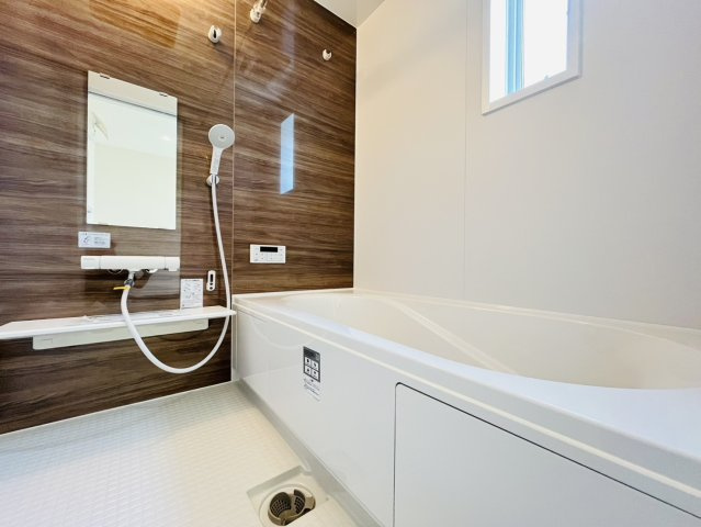 知多市にしの台4丁目15-10、15-11『仲介手数料無料』新築戸建ての浴室