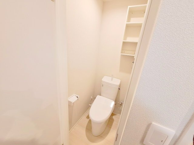 プランタニエールのトイレ|※別号室参考写真