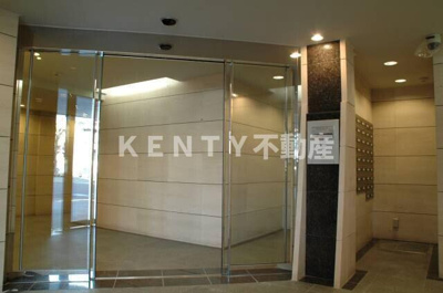 【エントランス】 | バージュアル横濱鶴見 | 落ち着いたエントランスです