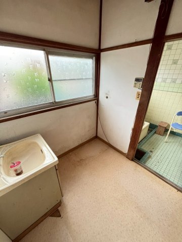 神栖市知手中央6丁目　中古戸建の洗面所