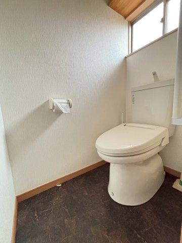 神栖市知手中央6丁目　中古戸建のトイレ