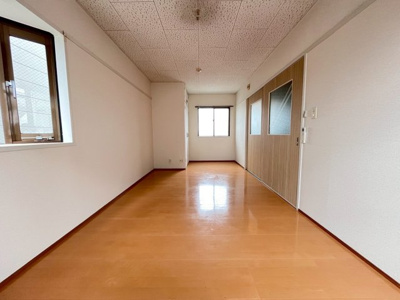 【洋室】 | パールハイツ | 明るい洋室です